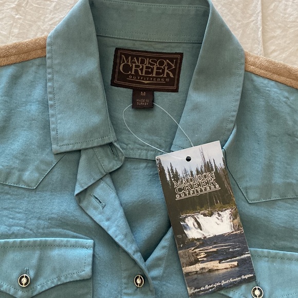 Madison Creek Button Down Shirt - Picture 3 of 4